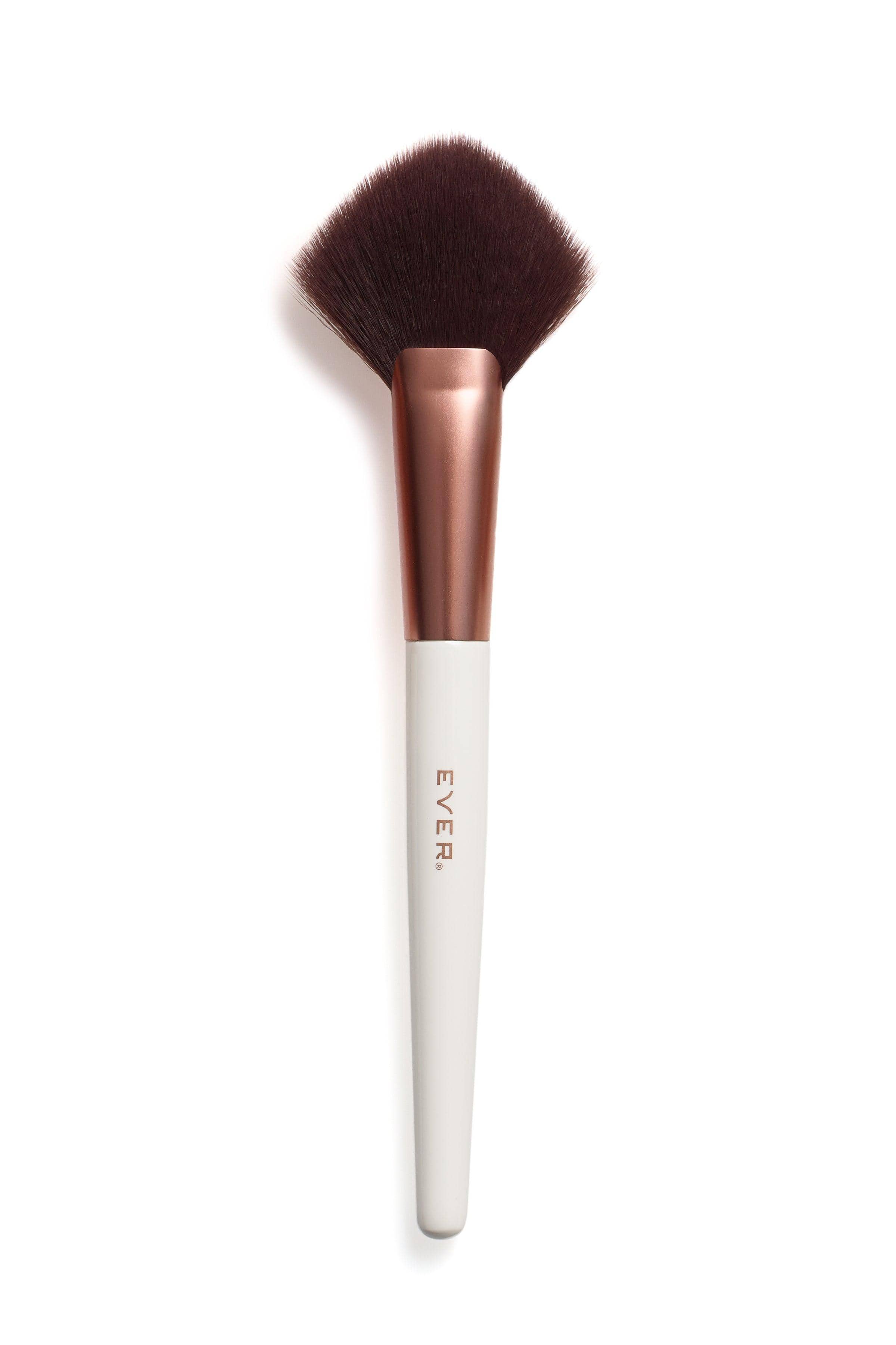 CHEEK 1 BRUSH Bronzer Brush - EVER